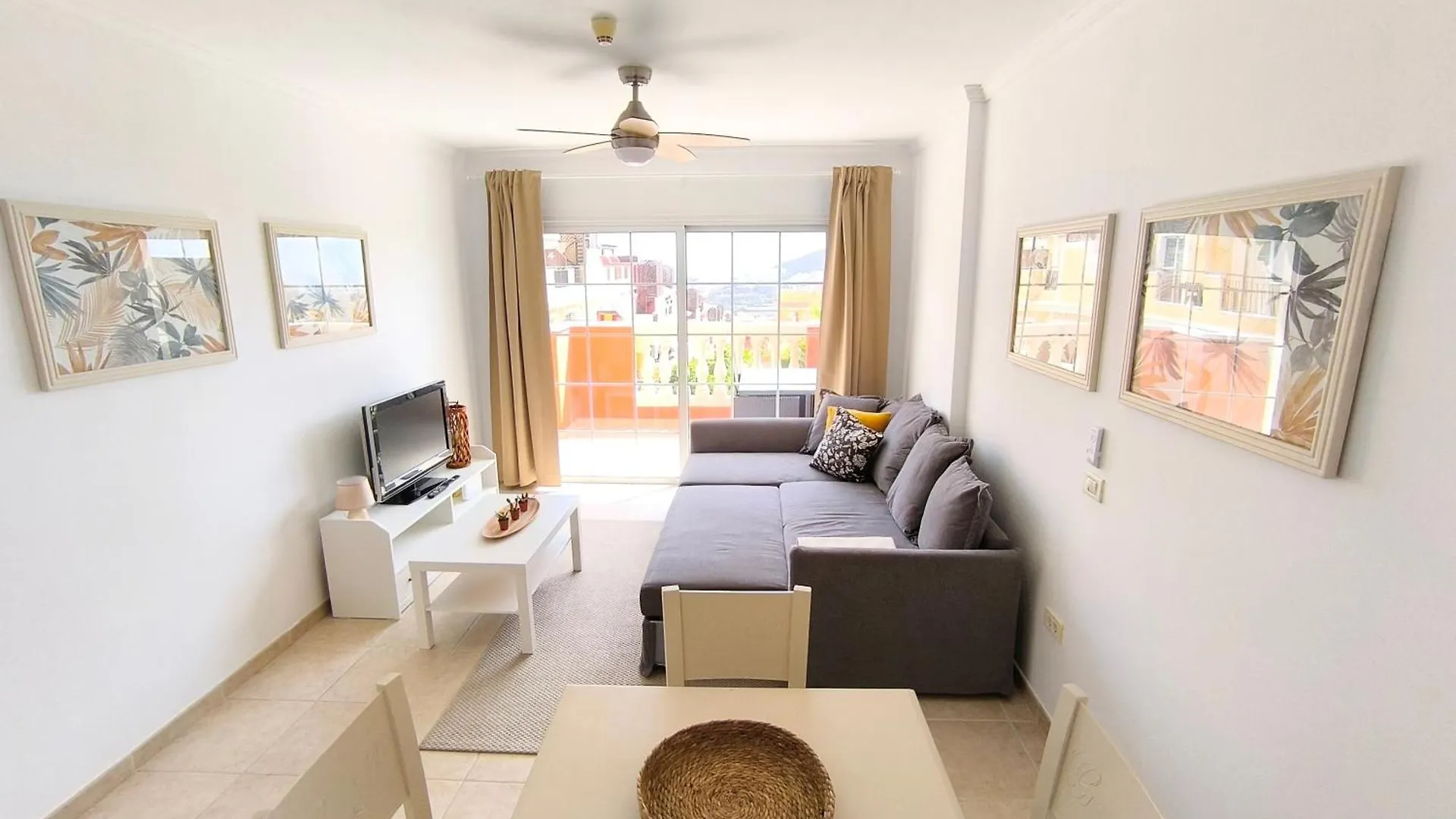 Estrella Canaria - Los Cristianos, Pool, Fibre Net, Tv Channels Apartament
